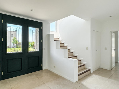 Imagen 3 de 26 de Venta Casa A La Laguna - Barrio San Francisco Villa Nueva Tigre