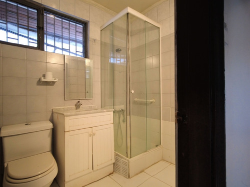Imagen 18 de 22 de En Venta Casa En Sector Estratégico A Una Cuadra De Vitacura
