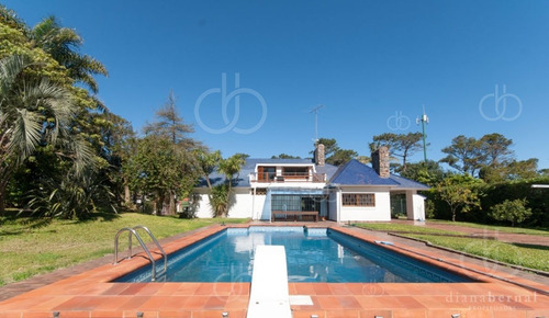 Imagen 1 de 30 de Punta Del Este, Casa En Mansa, 4 Dormitorios Y Piscina.