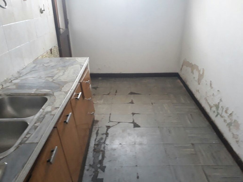 Imagen 6 de 9 de Departamento En Venta En Lanús