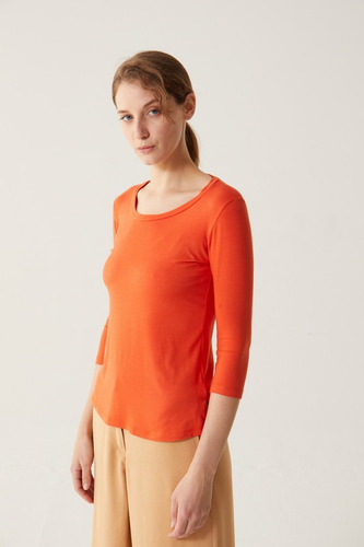 Remera Etam Hold Con Escote En La Espalda Naranja Para Mujer