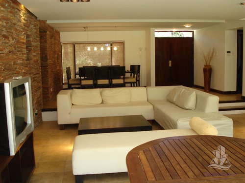 Casa En Punta Del Este, Zona San Rafael.- Ref: 29837