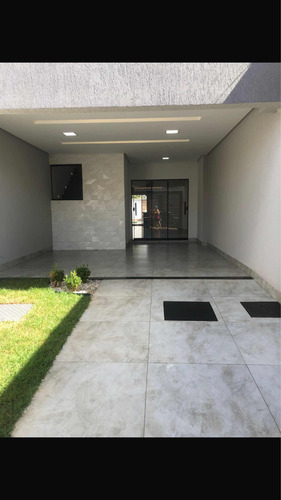 Casa De 3 Quartos Com Piscina, Residencial Porto Seguro