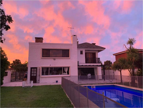 Venta Casa 6 Dormitorios Piscina Lomas De  Solymar  Canelones