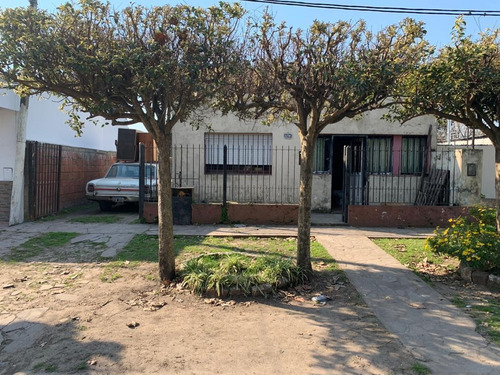 Casa A Reciclar En Los Hornos