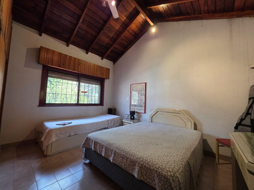 Venta De Casa 4 Ambientes. Parque Leloir