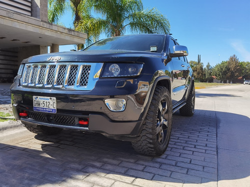 Imagen 2 de 15 de Grand Cherokee Overland Summit 2013