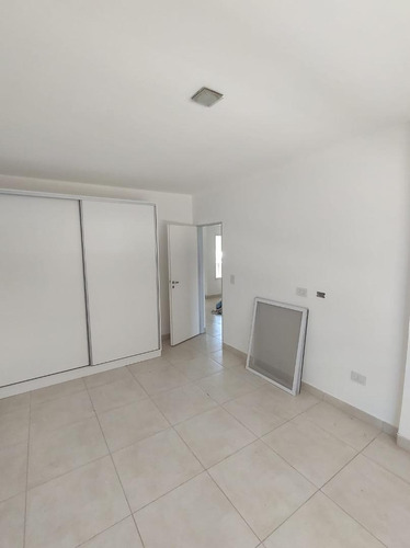 Imagen 10 de 14 de Departamento Con 2 Dormitorios En P.a Y Local Comercial P.b