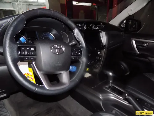 Toyota Fortuner Srv