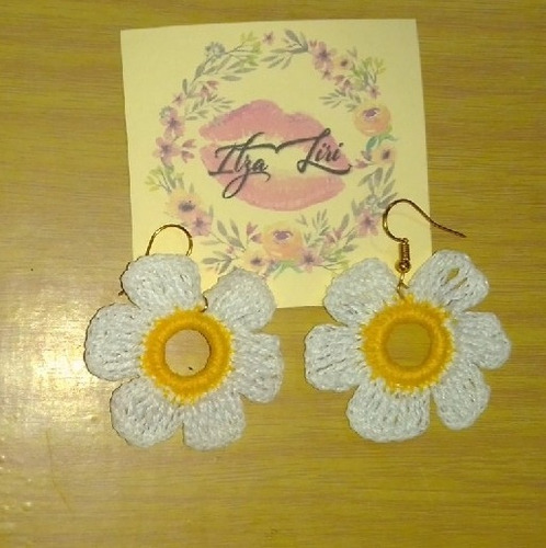 Hermosos Aretes Artesanales En Forma De Flor A Crochet