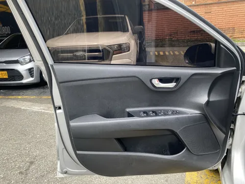 Kia Rio 1.4 Vibrant At 2020