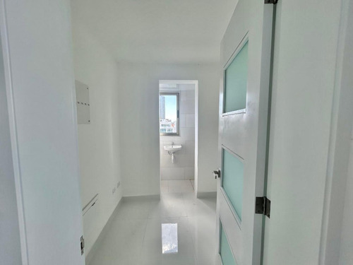 Urbanización Real, Apartamento De 3 Habitaciones 3 Parqueos