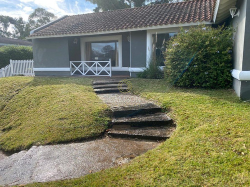 Casa En Venta Barrio La Arbolada Punta Del Este- Ref: 64171