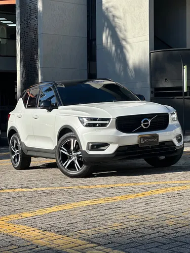 Volvo XC40 2.0 T4 R-Design