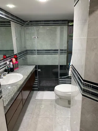Casa Unifamiliar, De Dos Pisos, Muy Segura, Amplia Ymuy Bien Ubicada