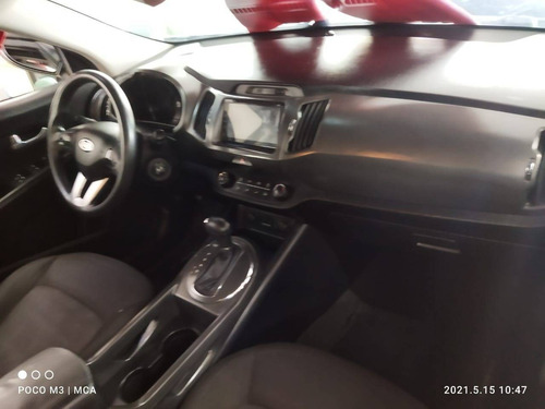 Imagem 10 de 12 de Kia Sportage 2.0 Lx 4x2 16v Flex 4p Automático