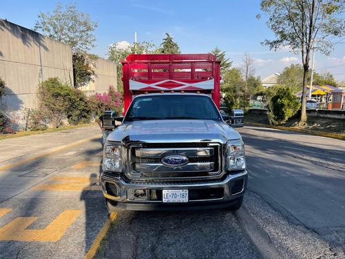 Imagen 2 de 13 de Ford F350 2016 Xl Clima Automatica Como Nueva 9,000 Km