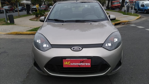 Ford Fiesta Max Ambiente