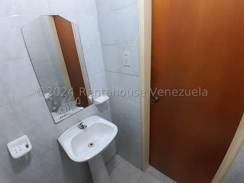 Local Comercial En Venta Muy Versatil Y Comodo En Venta Centro Comercial Oasis Center Guatire Mls#24-20898 - Jca