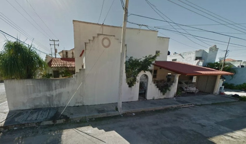 Casa En Venta Las Americas Ii, Mérida, Yucaran/ Recuperacion Bancaria E96