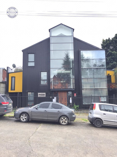 Excelente Local Comercial Ideal Para Oficinas Profesionales.