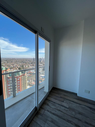 4 Ambientes - 3 Baños - 114 M2 - Piscina - Grupo Electrogeno - 2 Cocheras - Venta - A Estrenar