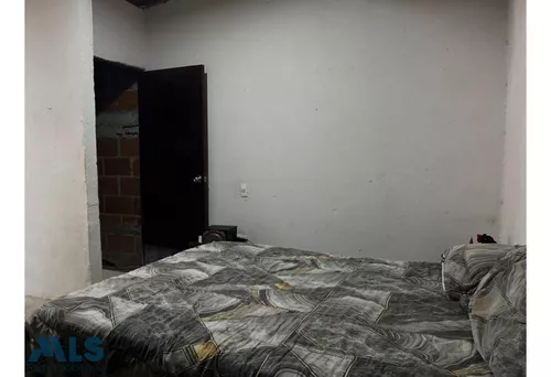 Casa 3 Niveles Con Opotunidad De Ampliación(mls#248282)