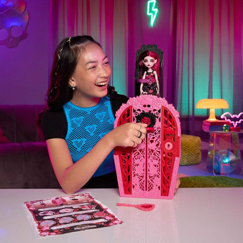 Boneca Monster High Skulltimate Secrets Garden Draculaura