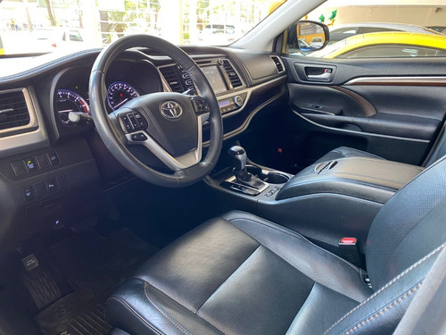 Imagen 14 de 15 de Toyota Highlander Limited 2016