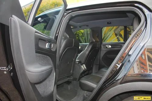 Volvo XC40 2.0 T4 FWD MOMENTUM II TP
