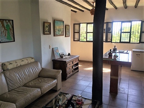 Townhouse En Conjunto Rompe Olas, El Tirano Ic-00005