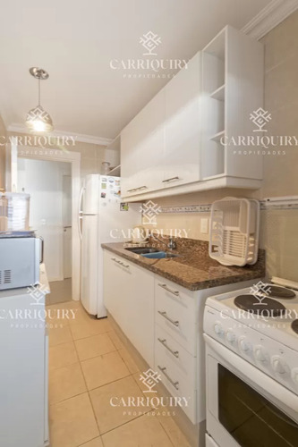 Punta Del Este, Península, Departamento De 2 Dormitorios Con Piscina, Terraza Y Cochera.