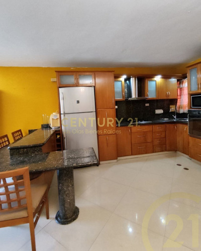 Imagen 4 de 11 de Townhouse En Cr Villa Martinique, Lecheria. Anzoategui.