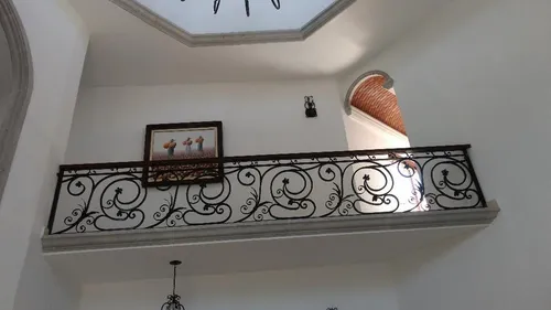 Excelente Casa En Zona Dorada De Cuernavaca, Espacios Amplios Y Acabados De Lujo.