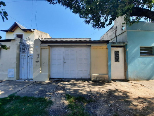 Casa De 3 Dormitorios A Reciclar - Casa Chorizo - Barrio Belgrano