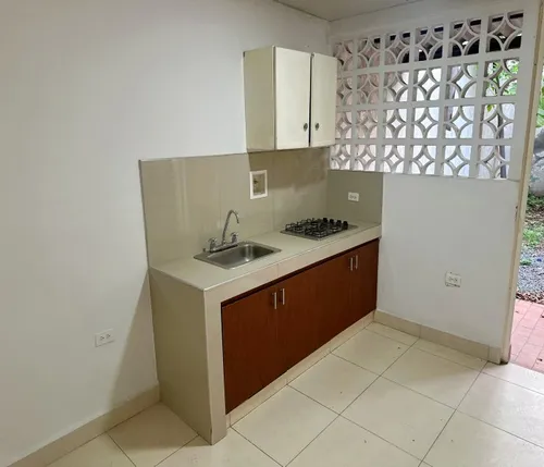 Arriendo Apartaestudio En Primer Piso Con Patio Barrio La Flora Norte De Cali