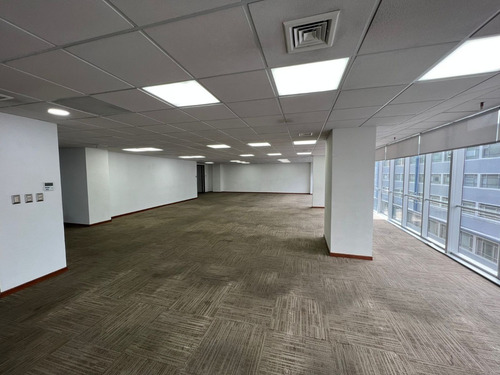 Imagen 2 de 22 de Excelente Oficina De 1.000 M2 En Arriendo/centro De Temuco