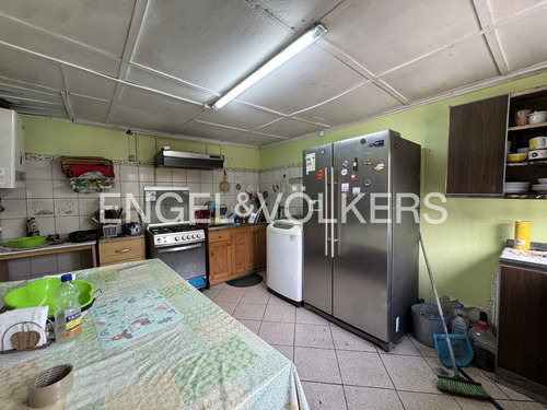 Casa Comercial Con Ingresos Activos
