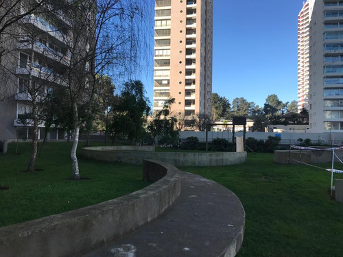 Amplio Departamento En Barrio Residencial
