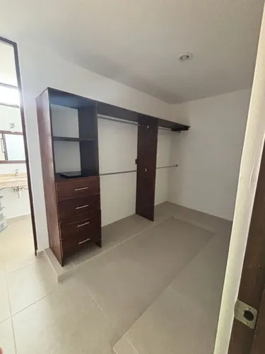 Renta De Casa En Privada Botánico, Zona Norte De Mérida