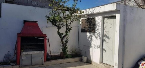 Imagen 24 de 26 de Casa En Venta De 3 Dormitorios C/ Cochera En Quilmes