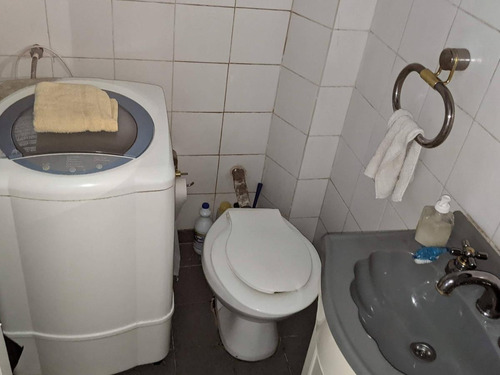 Imagen 7 de 14 de Depto 2 Amb. Cocina Y Baño Completos. Com. Diario. Bajas Expensas. Por Escalera