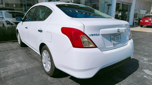 Imagen 3 de 10 de Nissan Versa 2018 1.6 Sense At