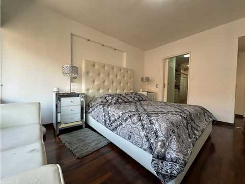 Se Vende Moderno Apartamento En Lomas De Las Mercedes
