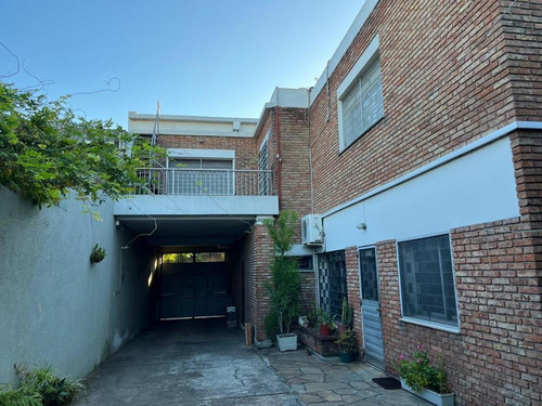 Imagen 1 de 26 de Importante Casa En Dos Plantas Para Vivienda, Oficinas O Pequeñas Industrias