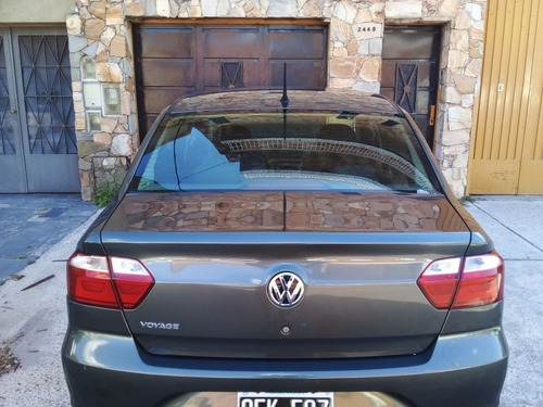 Volkswagen Voyage 1.6 Comfortline 101cv 2014