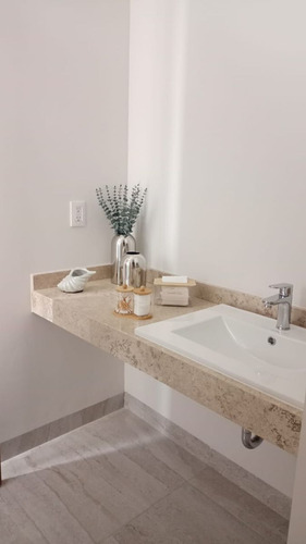 Venta De Casas En Virrey De Cataluña En Altos Del Marqués, Zona El Campanario