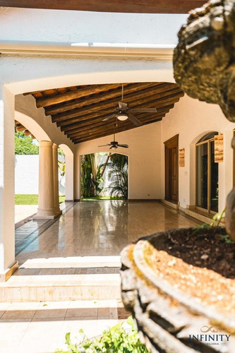 Imagen 21 de 30 de Residencia De Una Planta En Venta En Montebello - Fraccionamiento Montebello