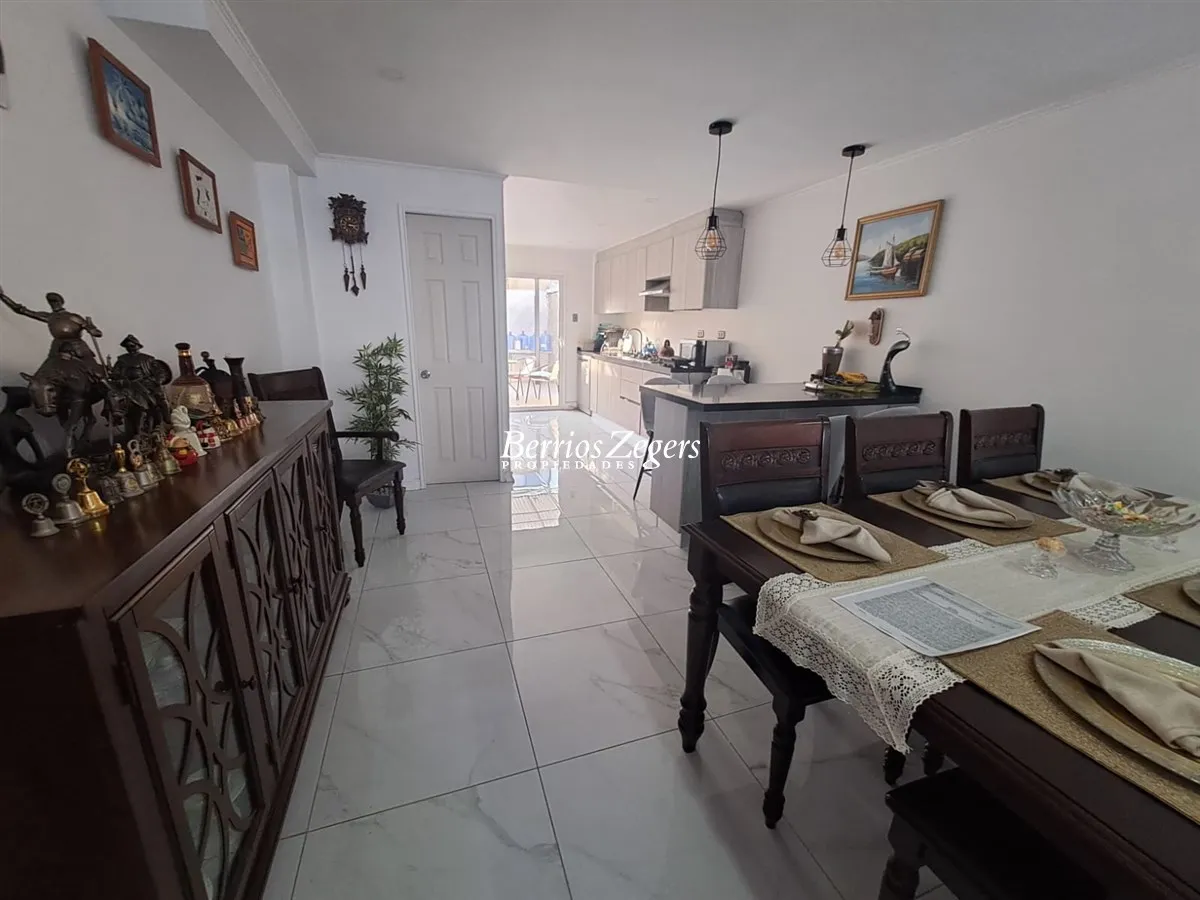 Imagen 2 de 19 de Casa En Venta De 3 Dorm. En Viña Del Mar