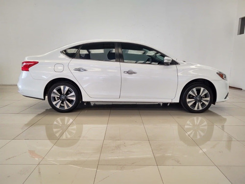 Imagen 7 de 15 de Nissan Sentra 2018 1.8 Exclusive At Cvt